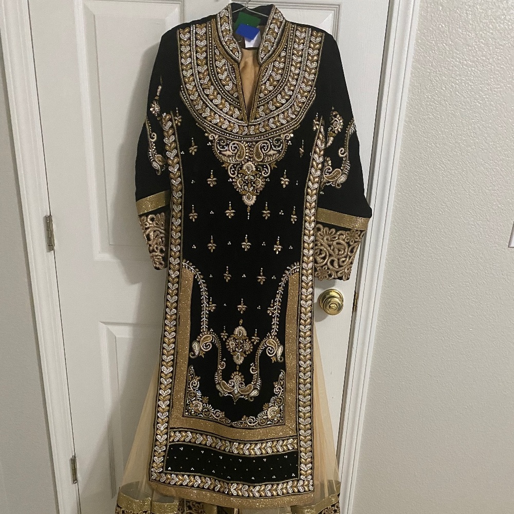 Black and Gold Indian party outfit